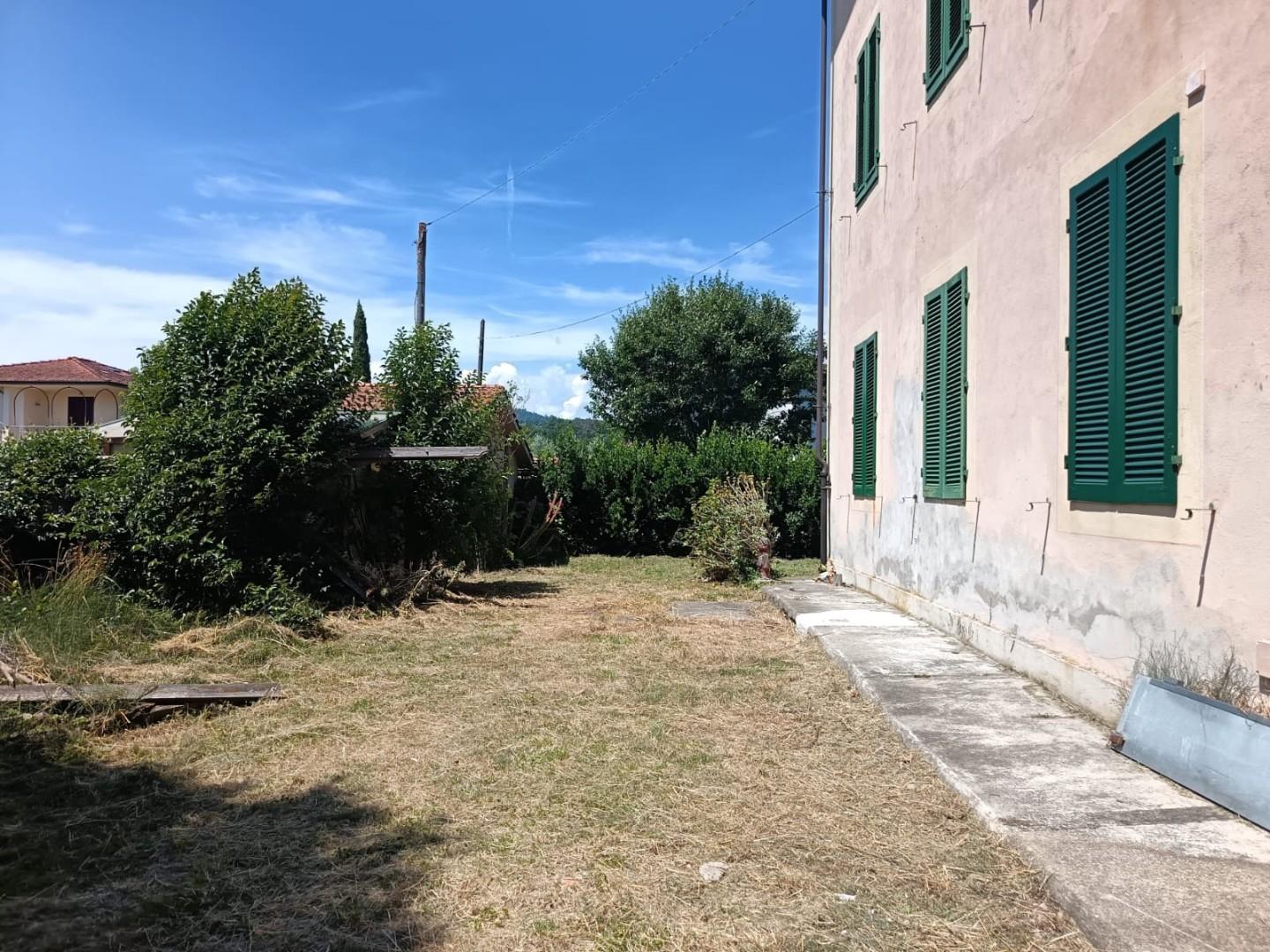 Quadrilocale con giardino, Lucca monte san quirico