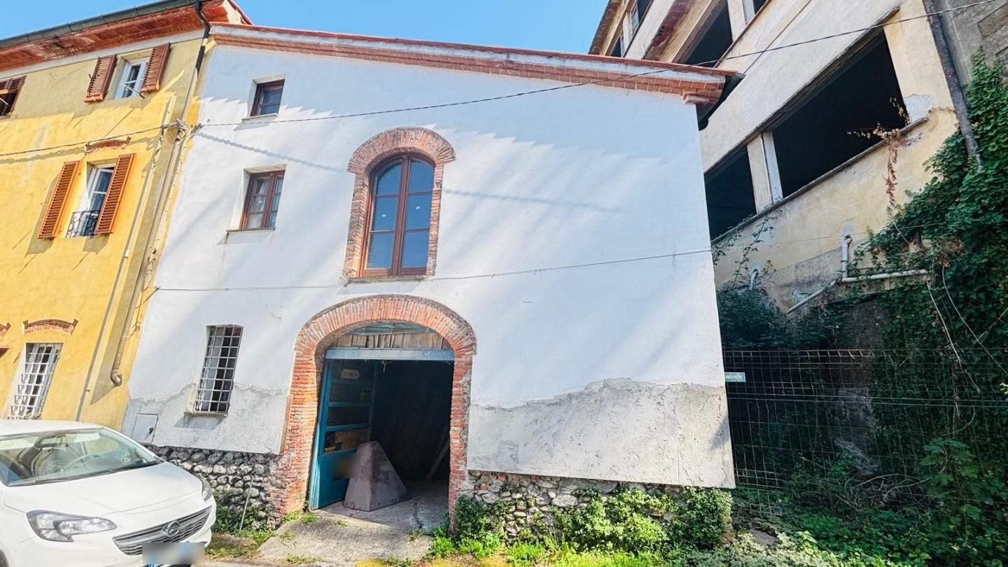 Casa indipendente da ristrutturare, Lucca sesto di moriano
