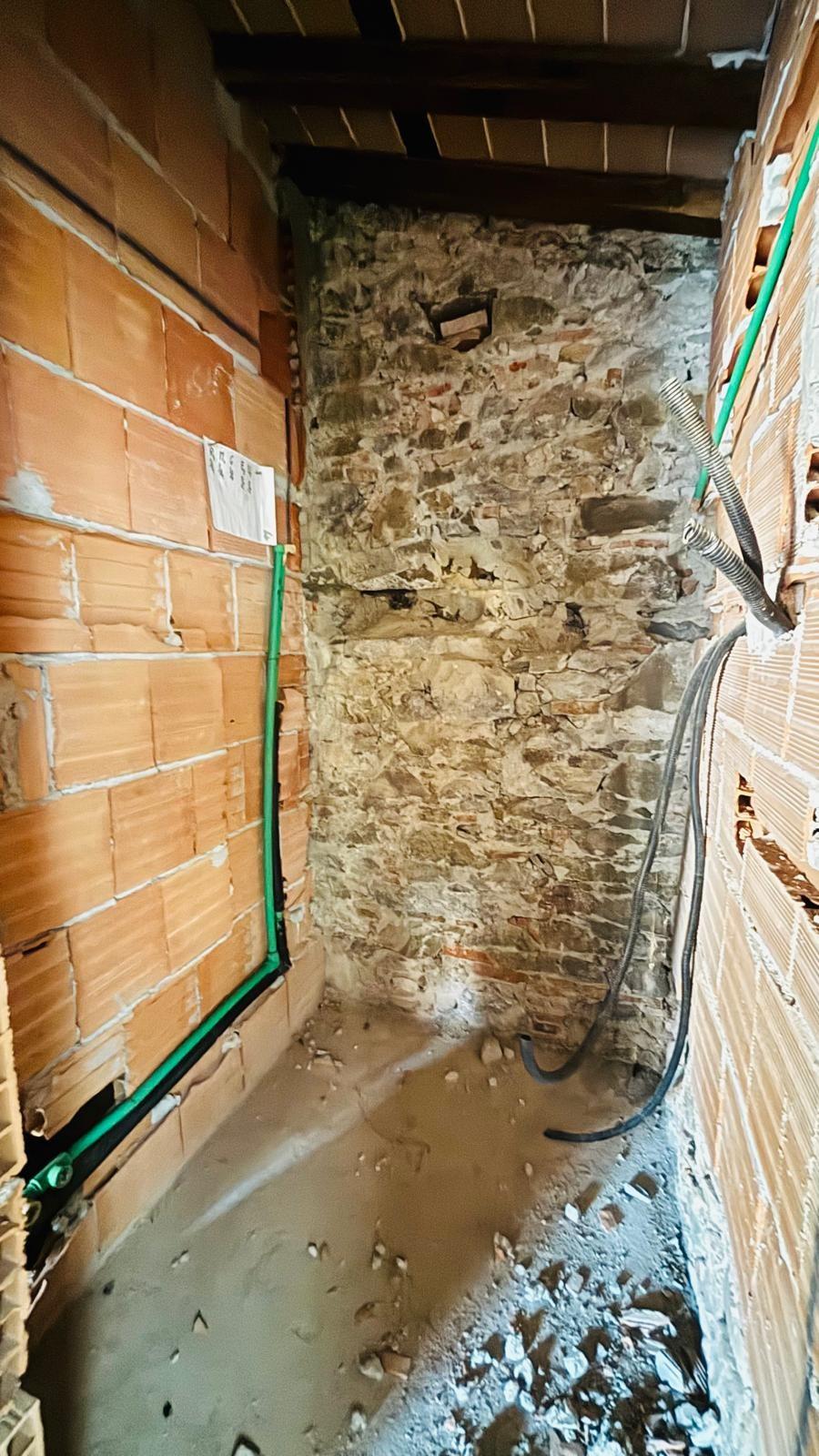 Casa indipendente da ristrutturare, Lucca sesto di moriano