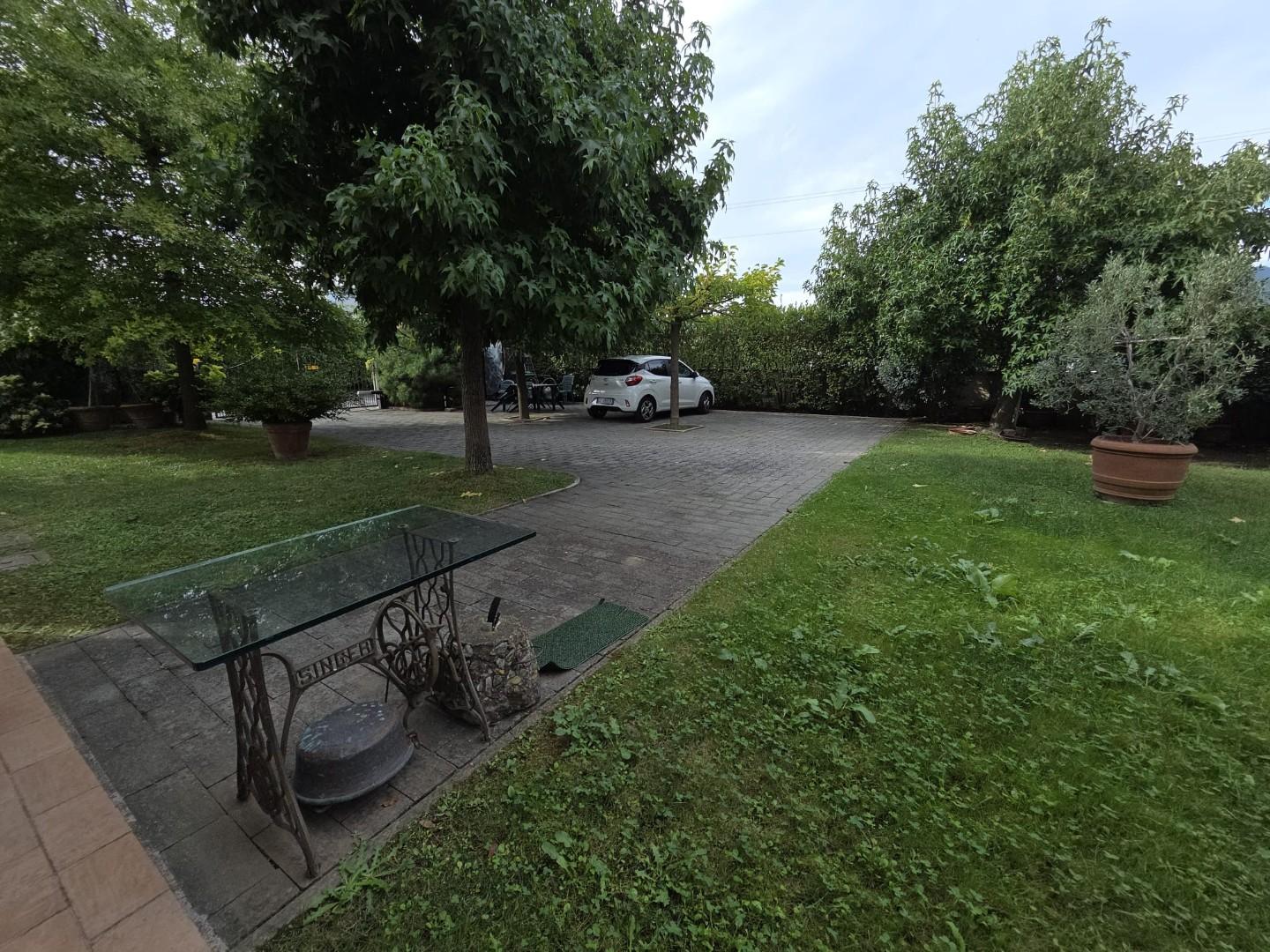 Trilocale con giardino, Capannori lunata