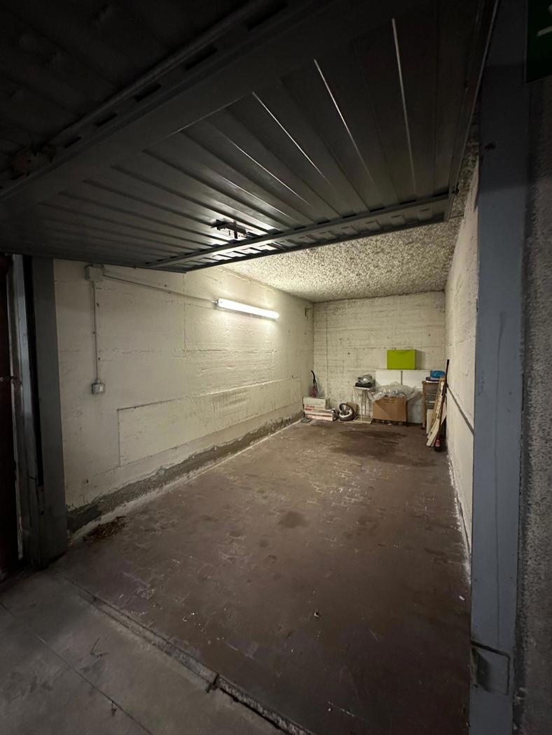 Box/Garage 17mq in vendita a Cinisello Balsamo
