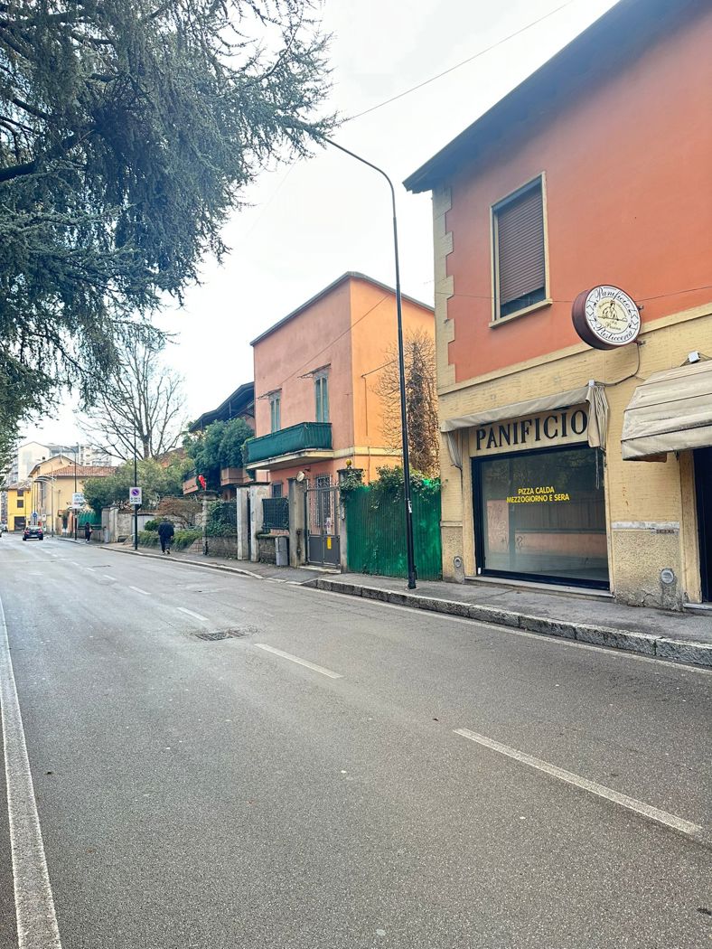 Negozio in affitto a Cinisello Balsamo