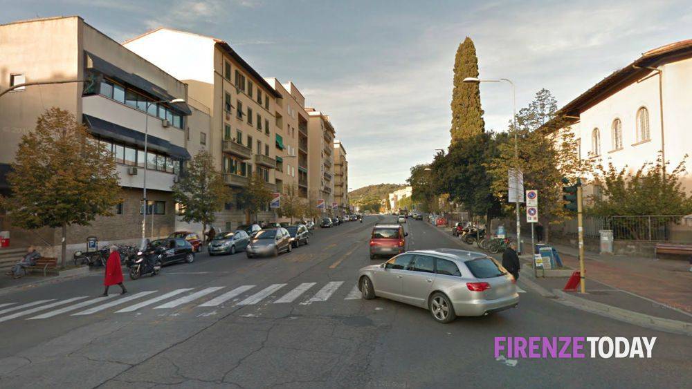 Locale commerciale in affitto a Firenze, Careggi