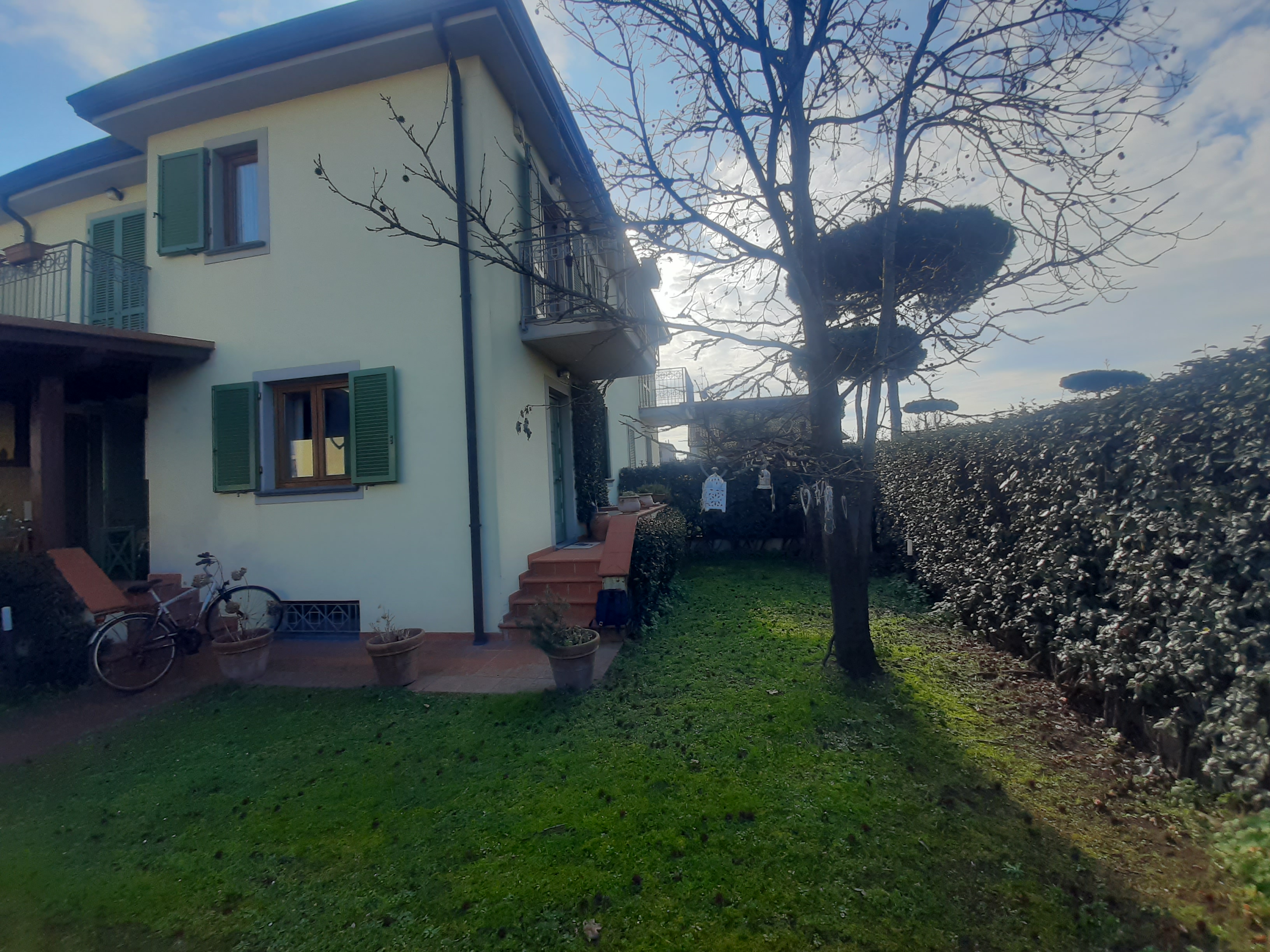 Appartamento con giardino a Camaiore