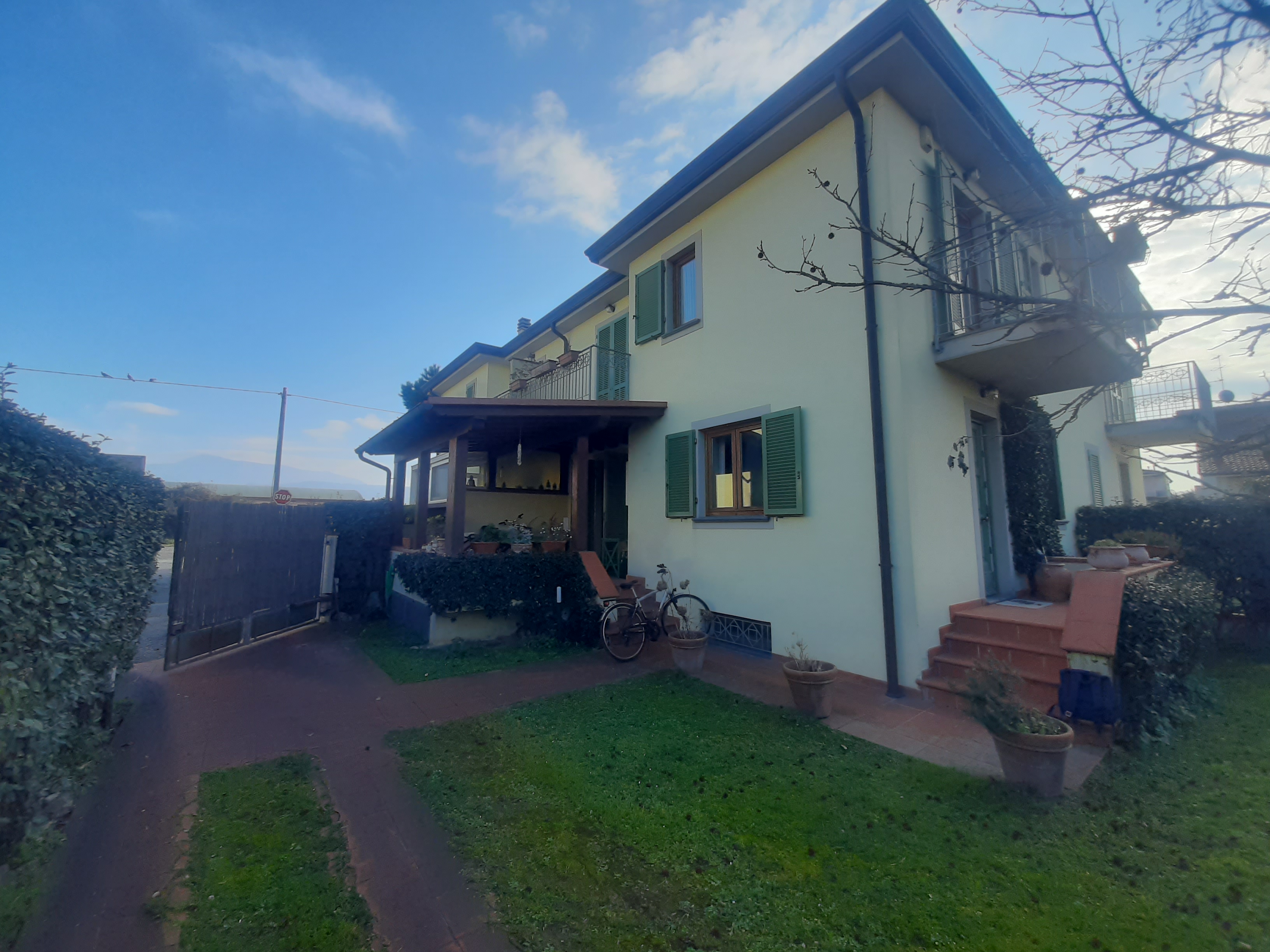 Appartamento con giardino a Camaiore