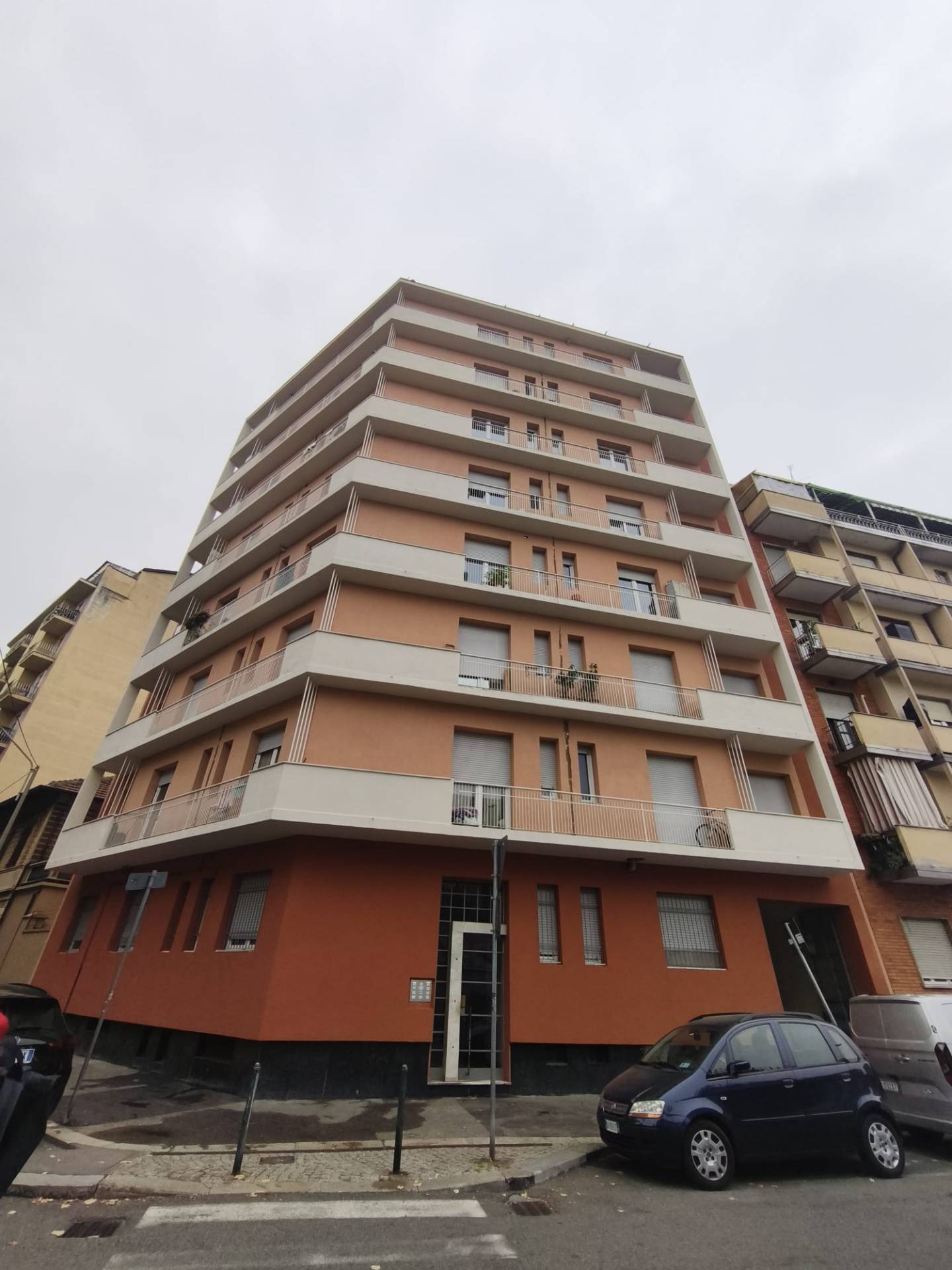 STABILI in vendita a Torino, Lucento