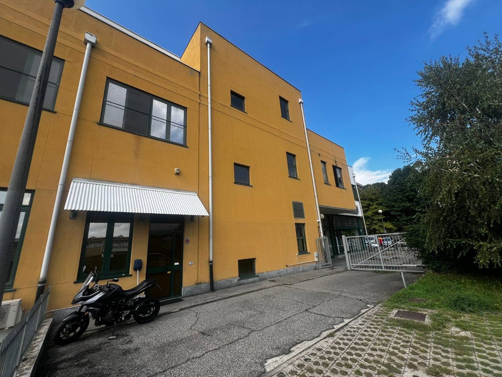 Locale commerciale in vendita a Rivoli