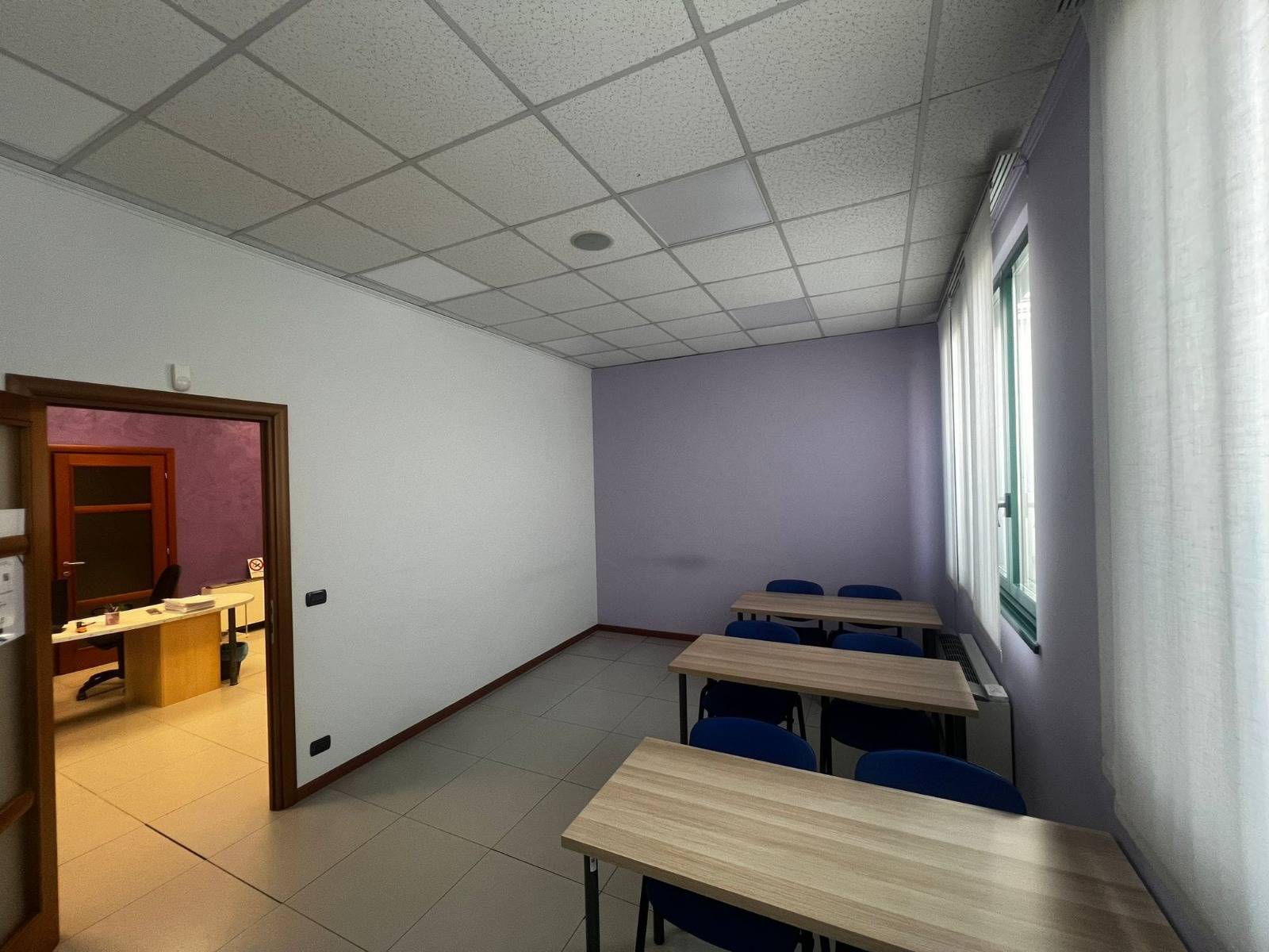 Locale commerciale in vendita a Rivoli