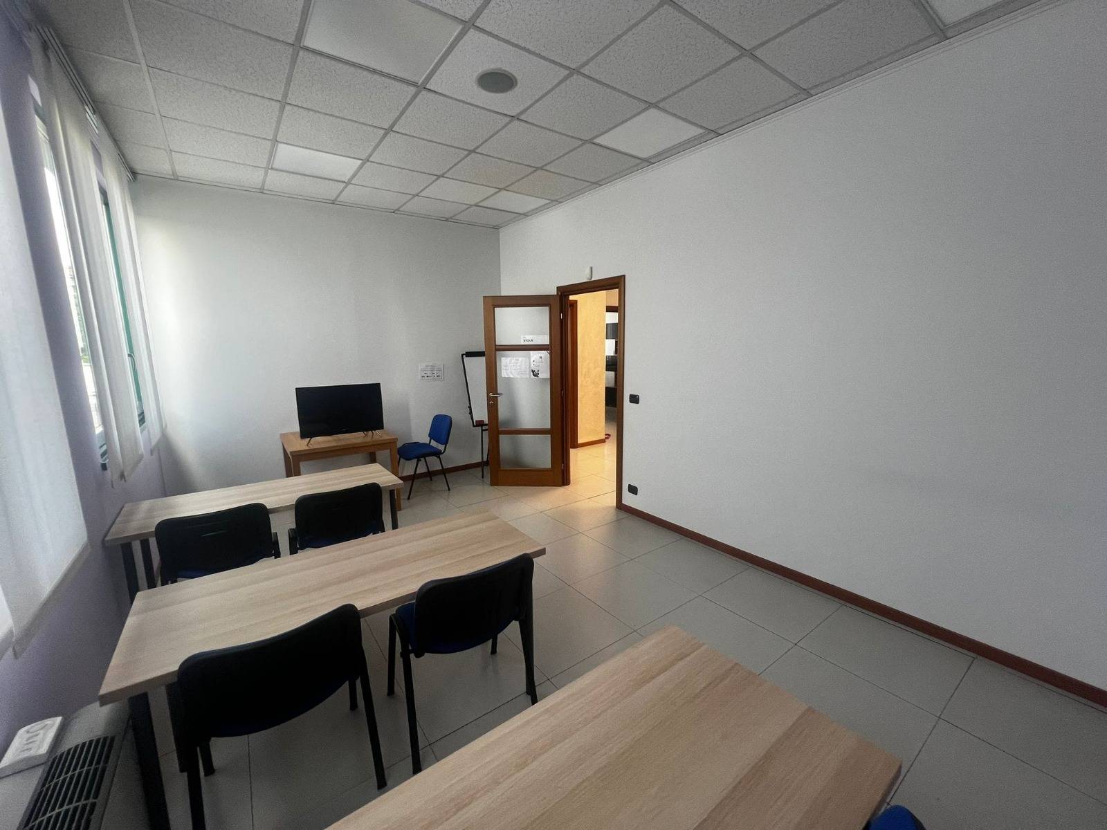 Locale commerciale in vendita a Rivoli