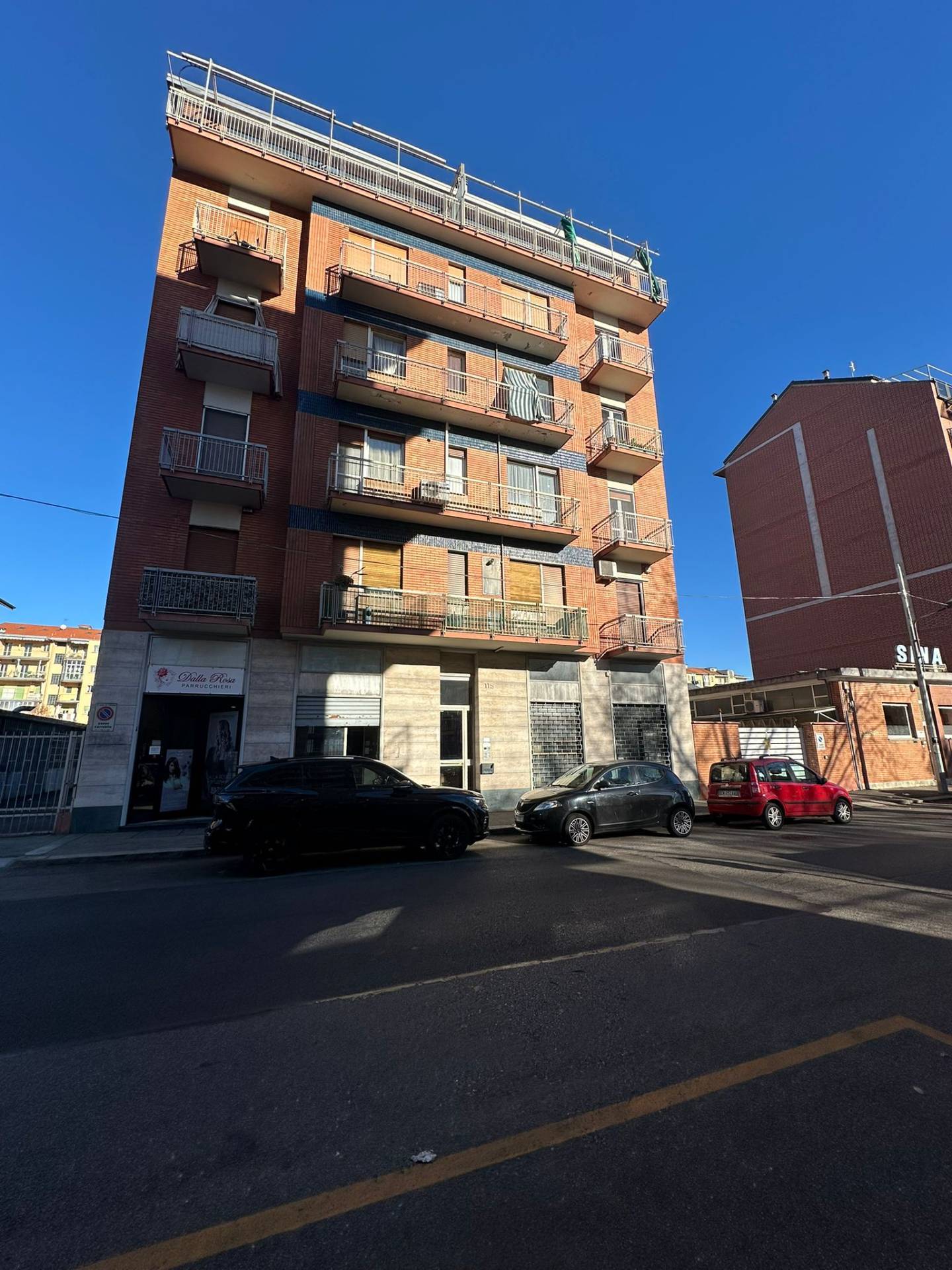 Locale commerciale in vendita a Torino, Parella