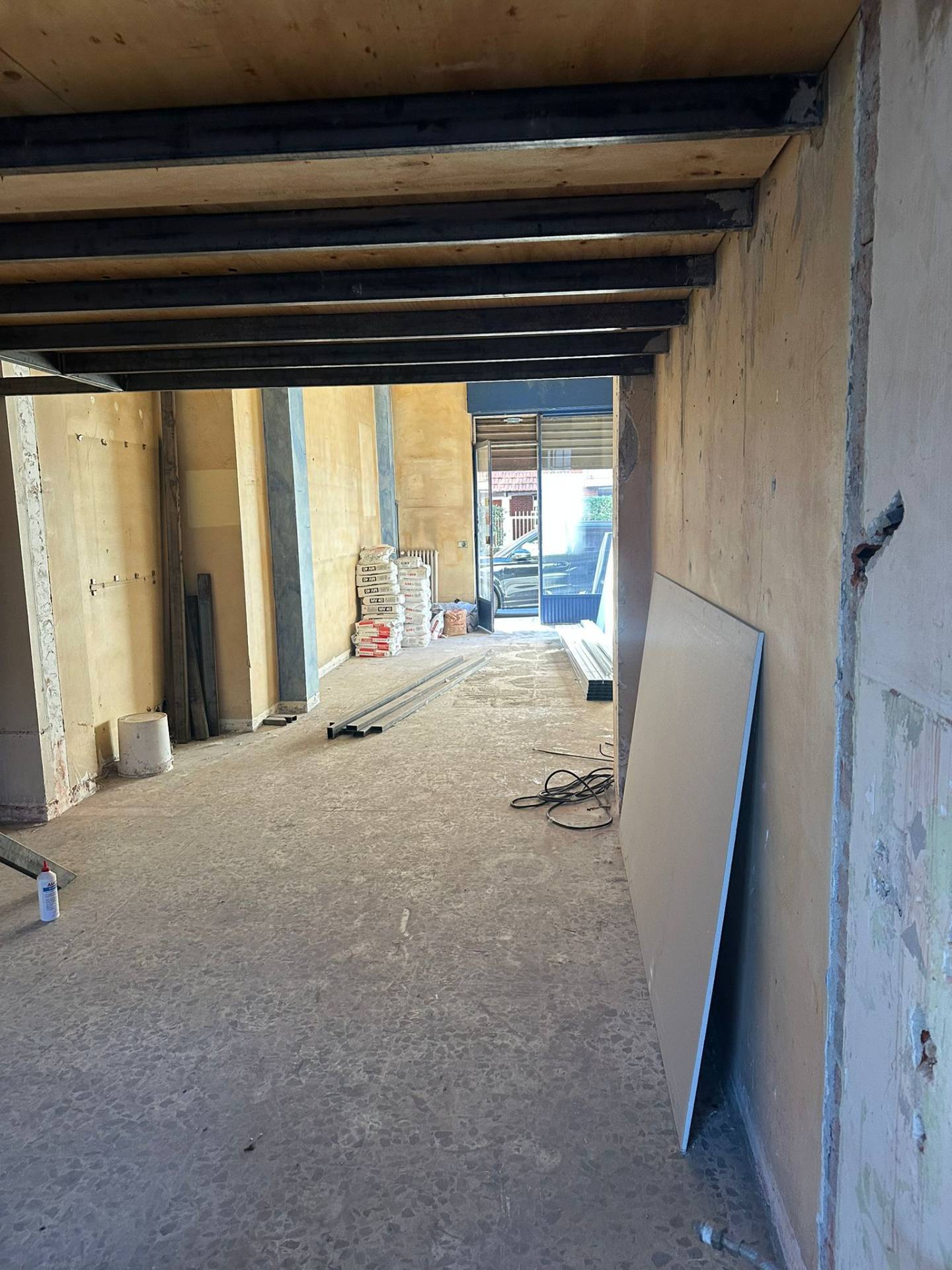 Locale commerciale in vendita a Torino, Parella