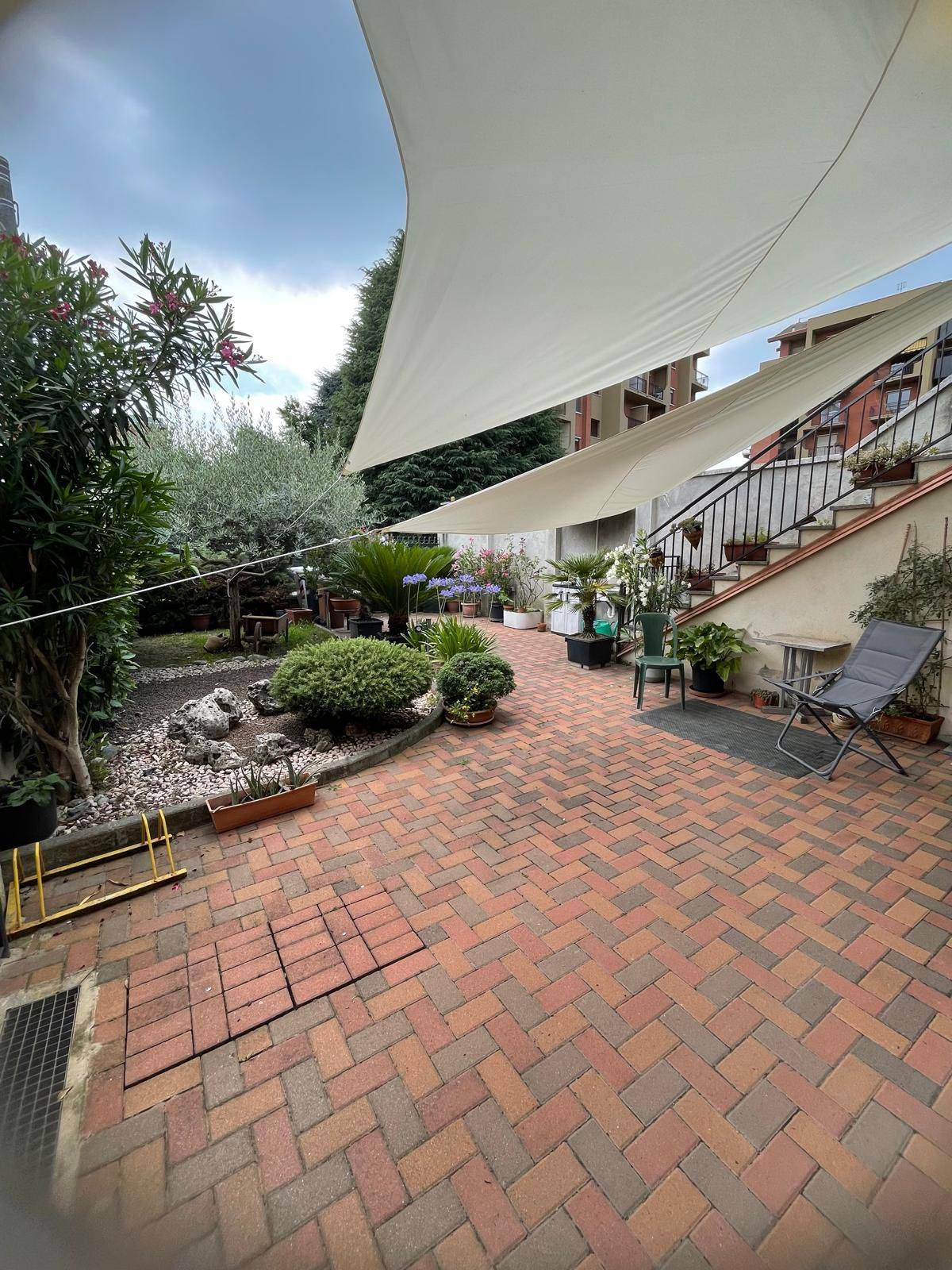 Rustico in vendita a Collegno, Borgonuovo