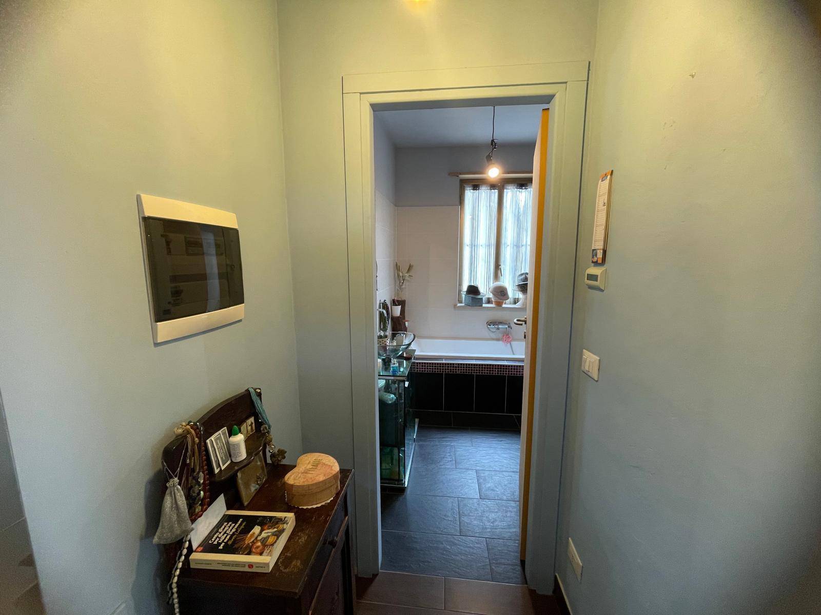 Rustico in vendita a Collegno, Borgonuovo