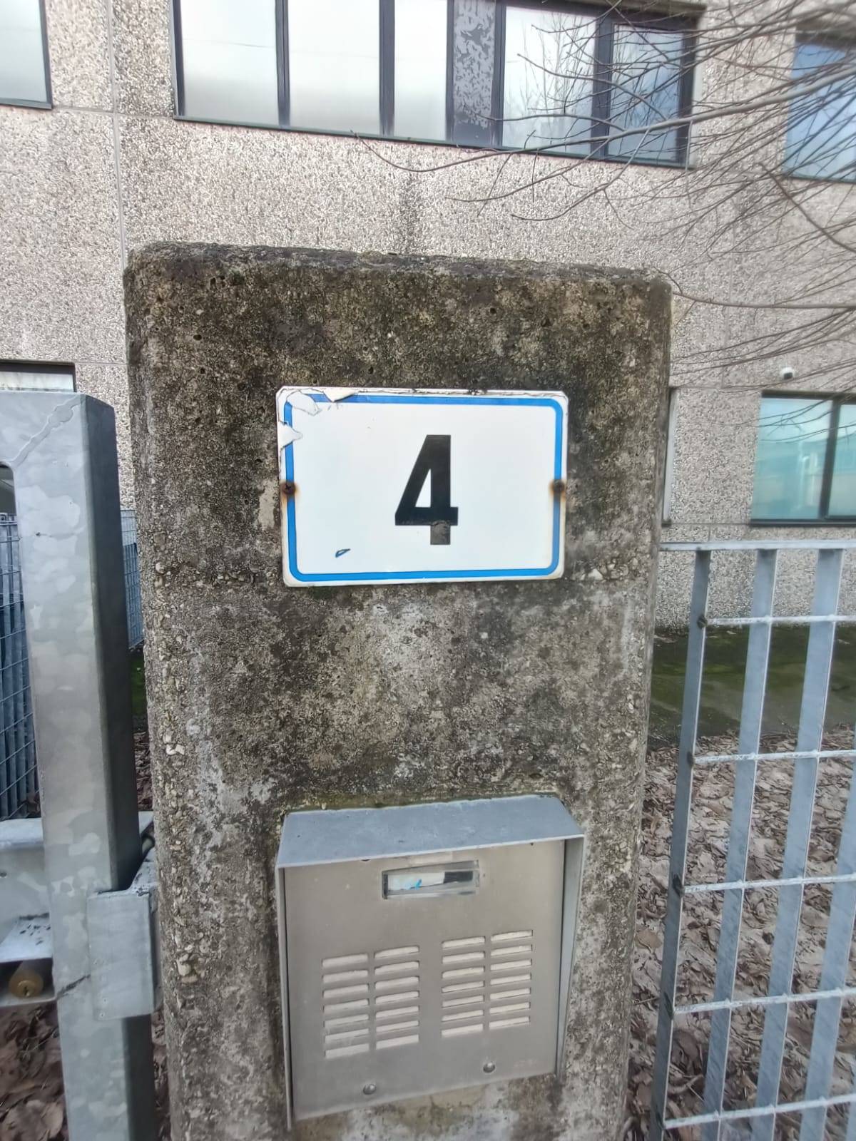 Capannone in vendita a Modena, Baggiovara