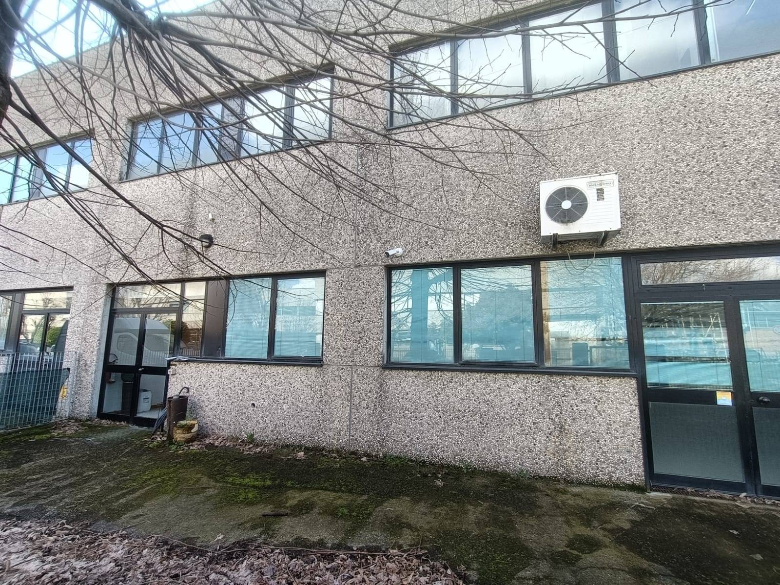 Capannone in vendita a Modena, Baggiovara