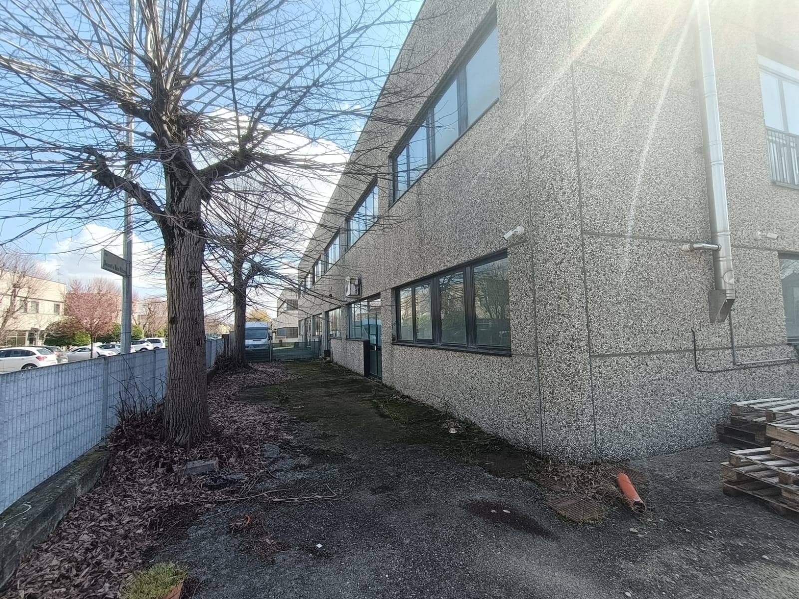 Capannone in vendita a Modena, Baggiovara