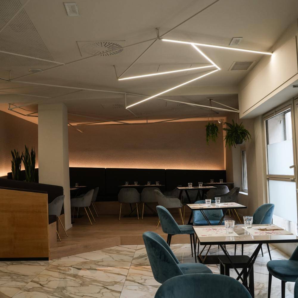 Attivit commerciale in vendita a Modena, Centro storico