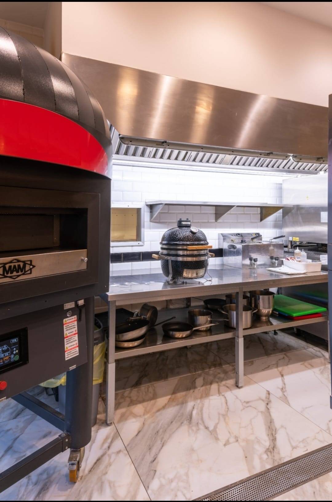 Attivit commerciale in vendita a Modena, Centro storico