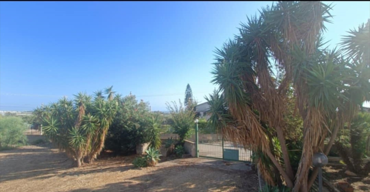 Villa con giardino in contrada pescazze via san giuseppe 135, Santa Croce Camerina