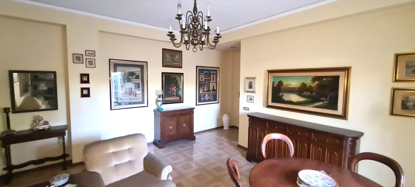 Trilocale con giardino in via mario rapisardi, Aci Castello