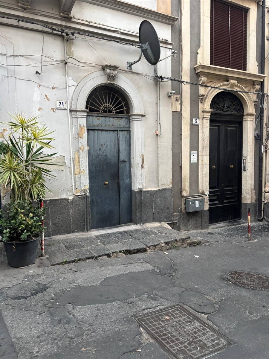 Quadrilocale da ristrutturare in via della palma 24, Catania