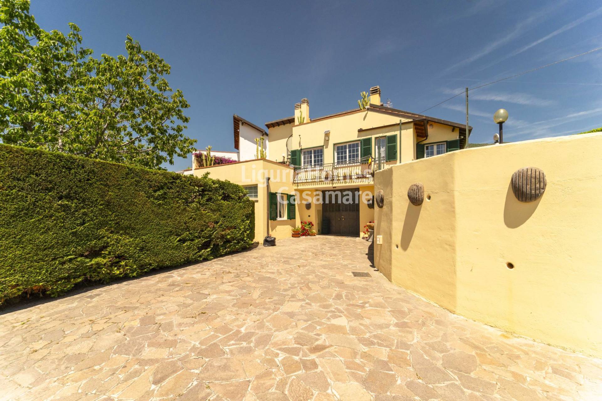 Villa in vendita a Cisano sul Neva