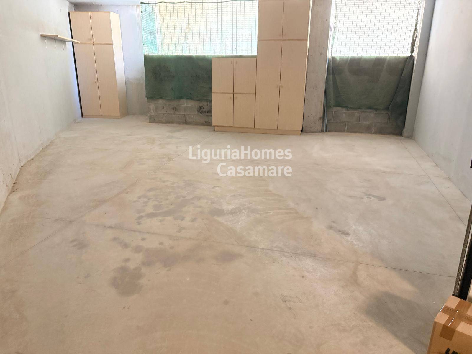 Box o garage in vendita a Alassio