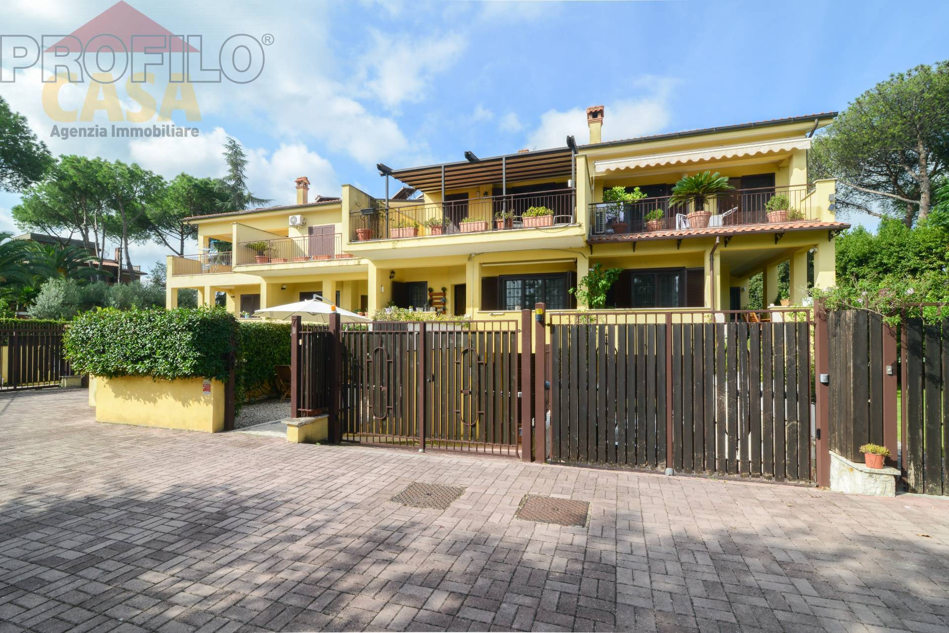 Villette a schiera in vendita a Roma, Pisana