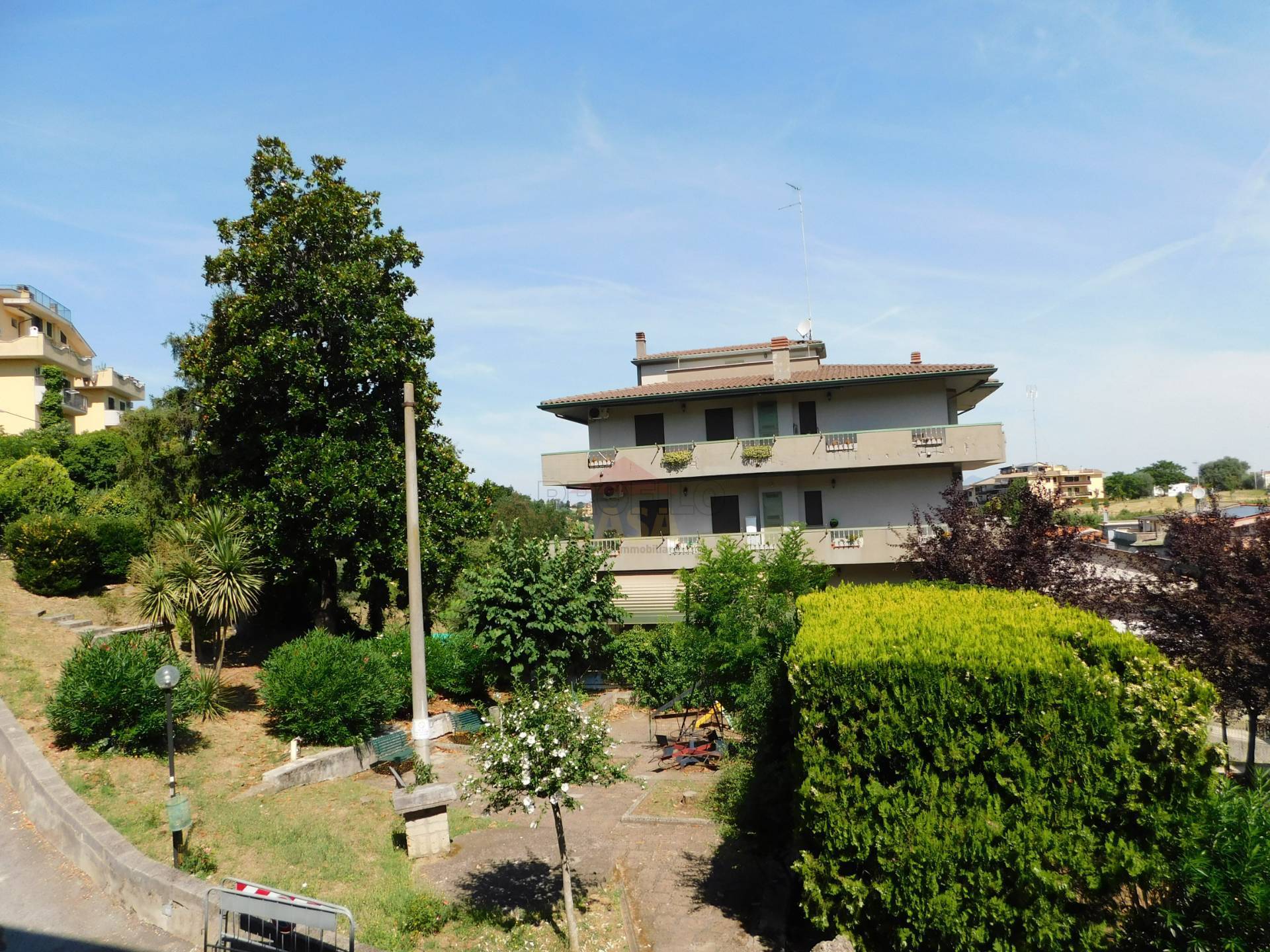 Appartamento in vendita a Mentana, Castelchiodato