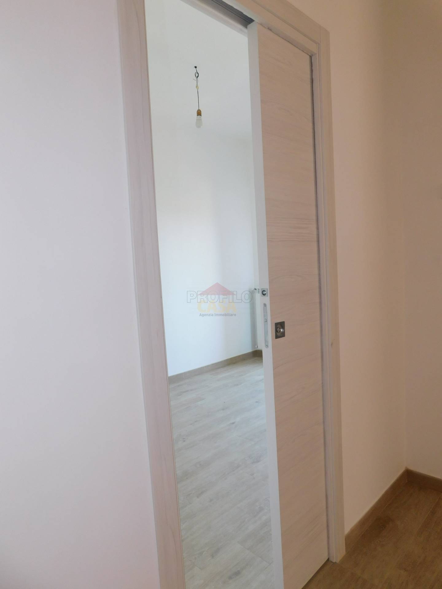Appartamento in vendita a Mentana, Castelchiodato