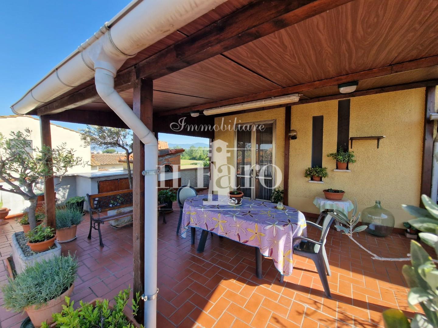 Attico con giardino a Campi Bisenzio