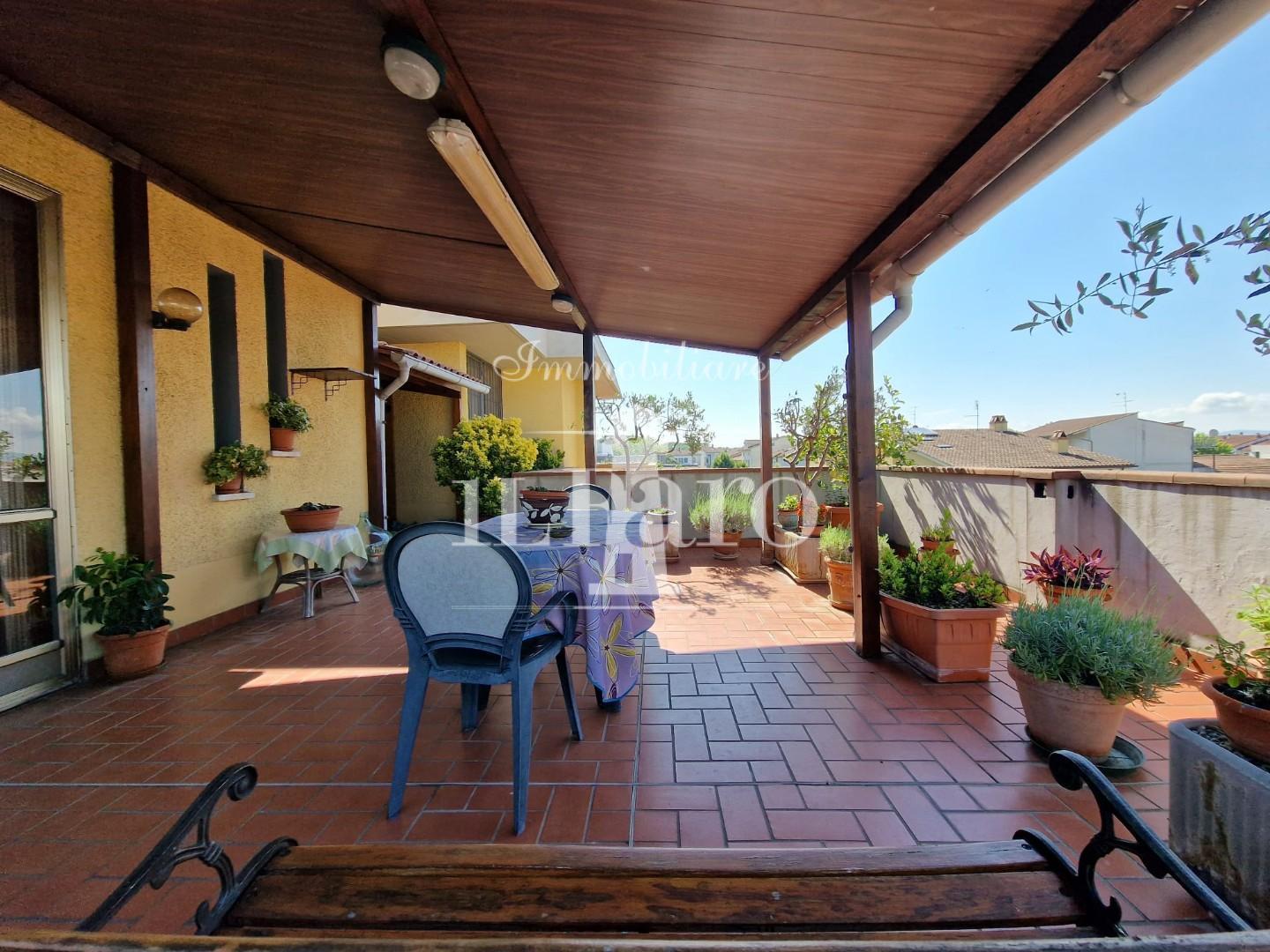 Attico con giardino a Campi Bisenzio