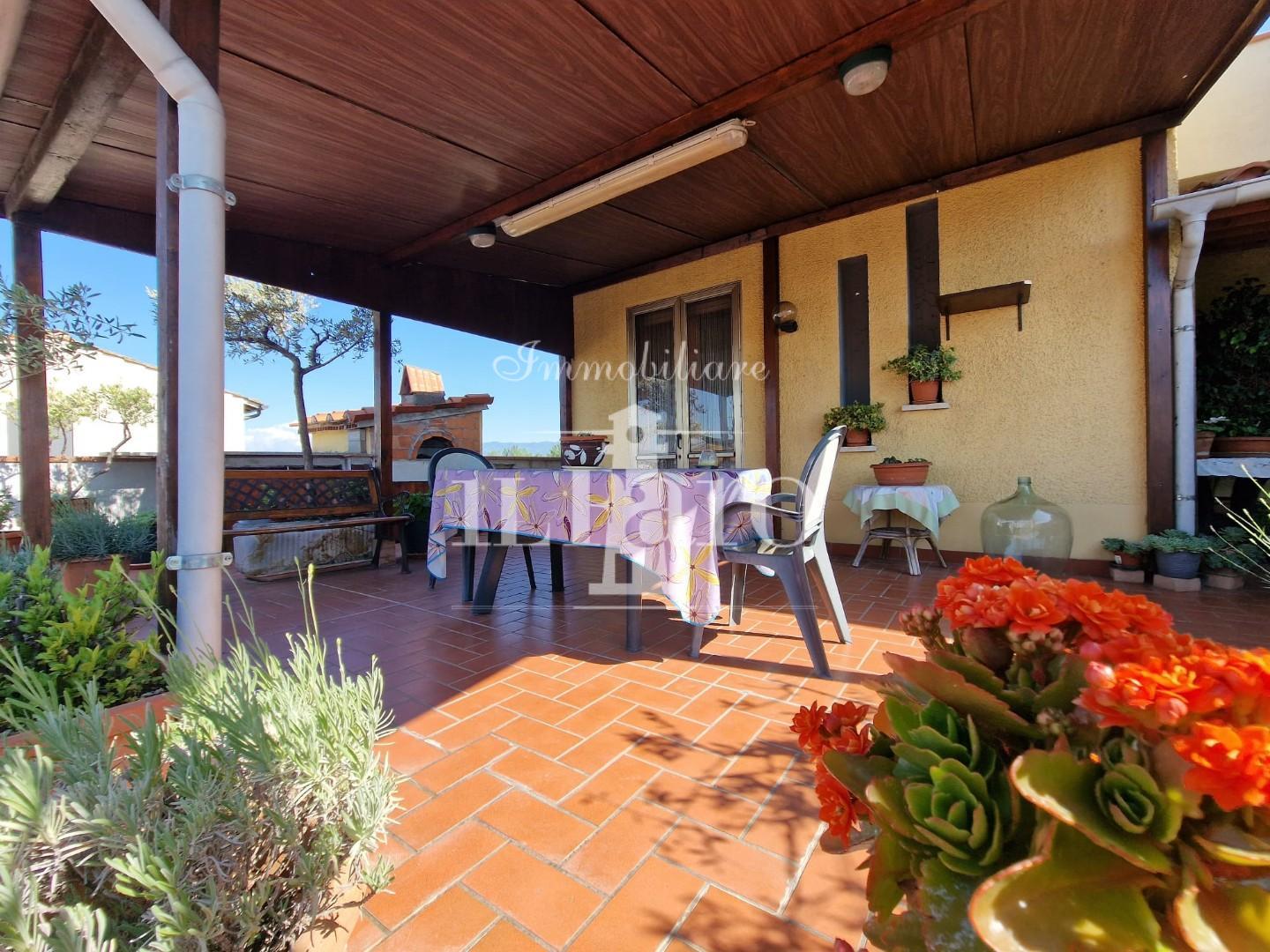 Attico con giardino a Campi Bisenzio