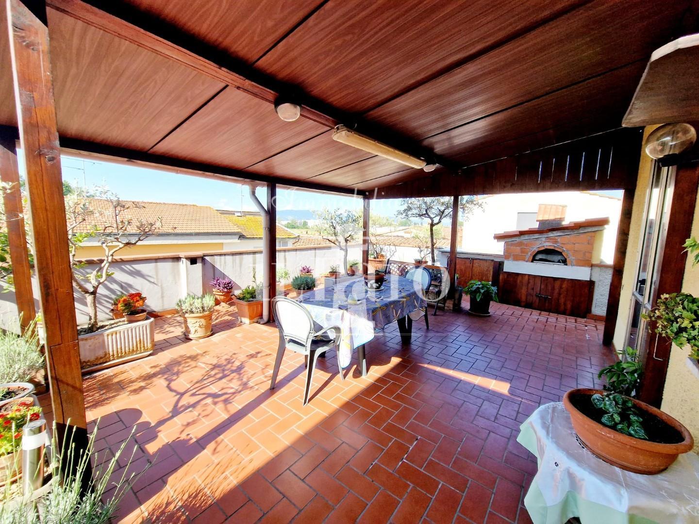 Attico con giardino a Campi Bisenzio