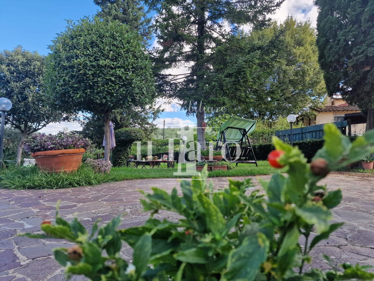 Casa indipendente con giardino a Signa
