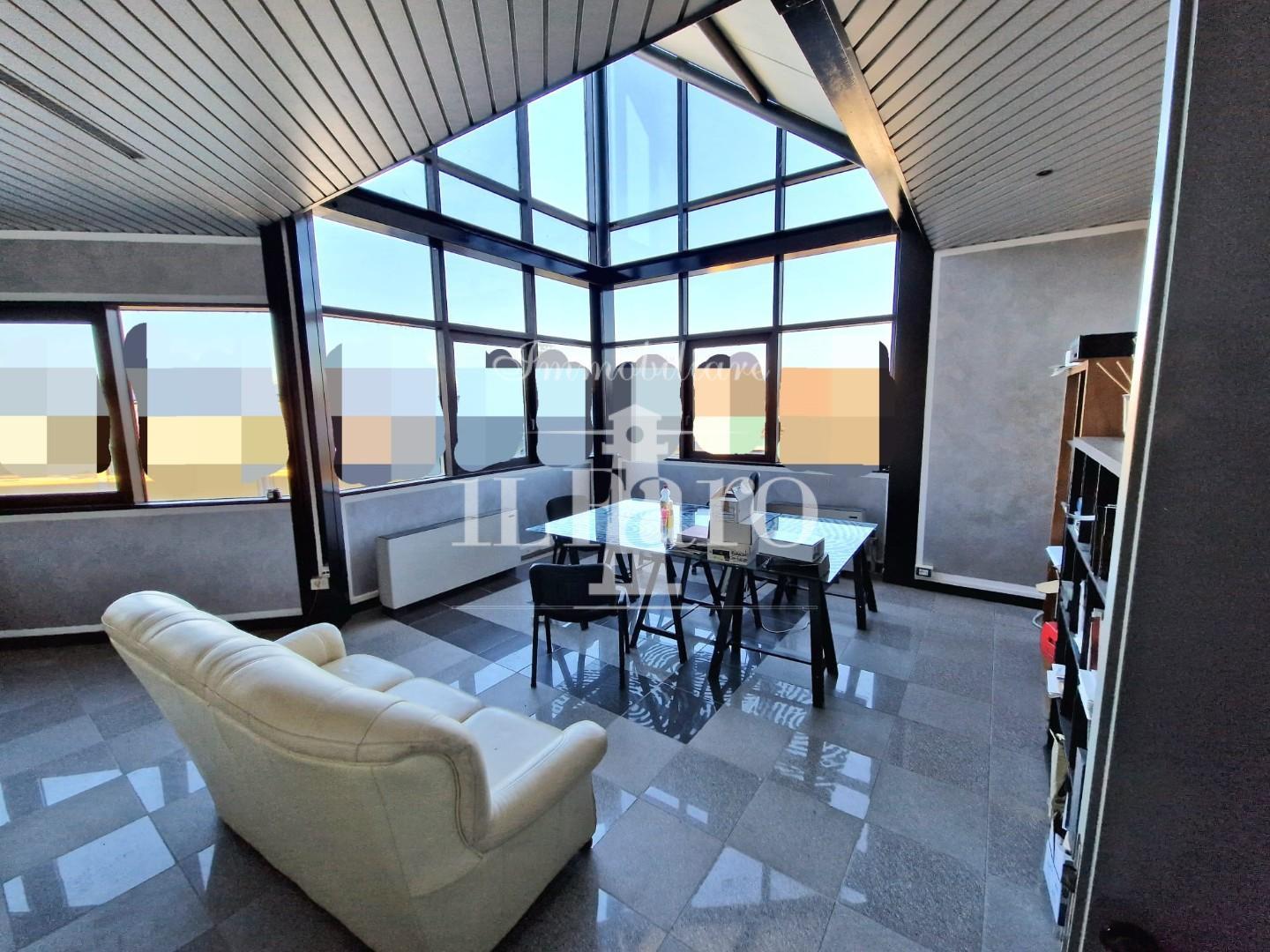 Capannone in vendita a Signa