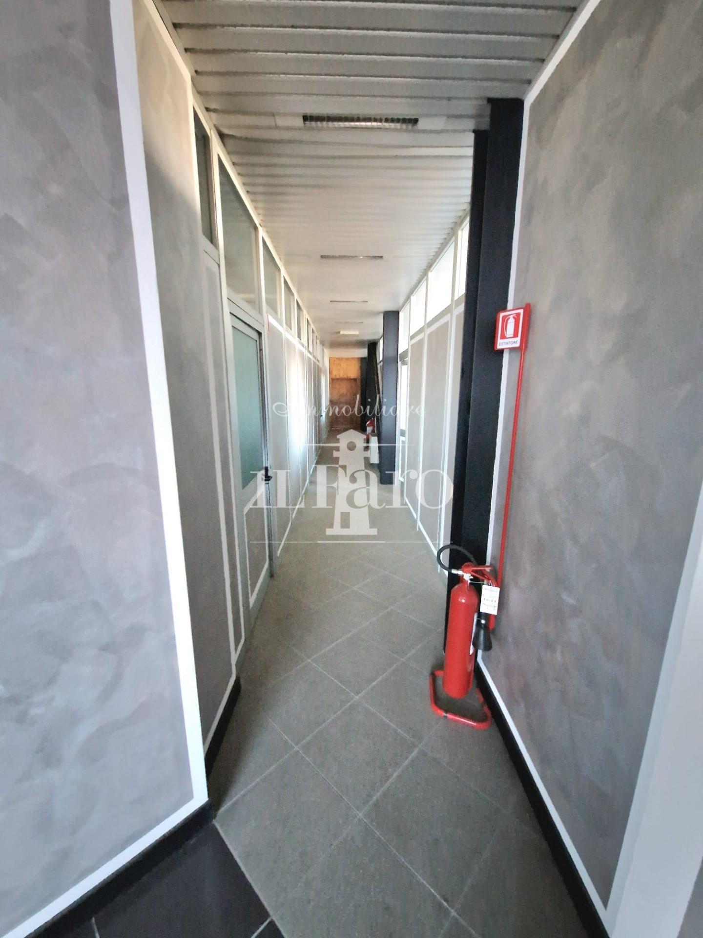 Capannone in vendita a Signa