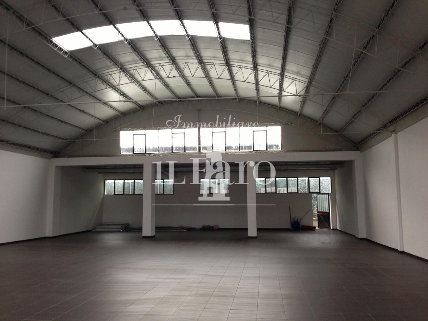 Capannone in vendita a Signa