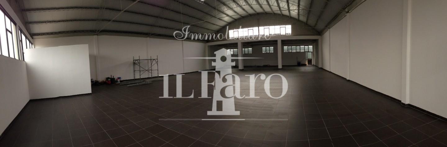 Capannone in vendita a Signa