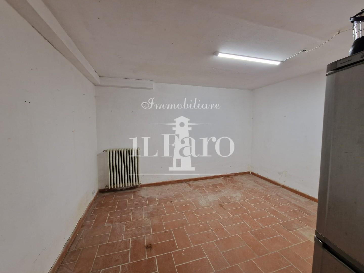 Box/Garage 34mq in affitto a Campi Bisenzio