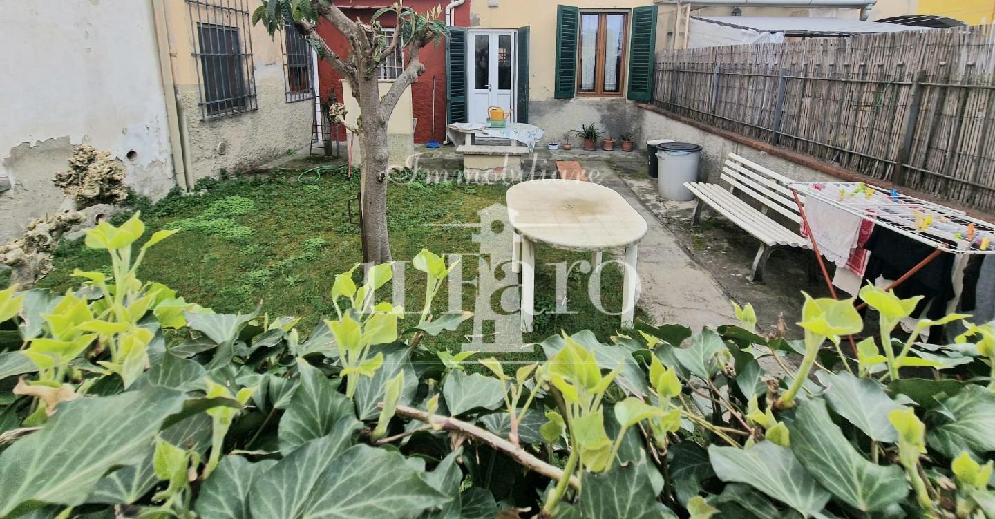 Casa indipendente con giardino, Campi Bisenzio san donnino
