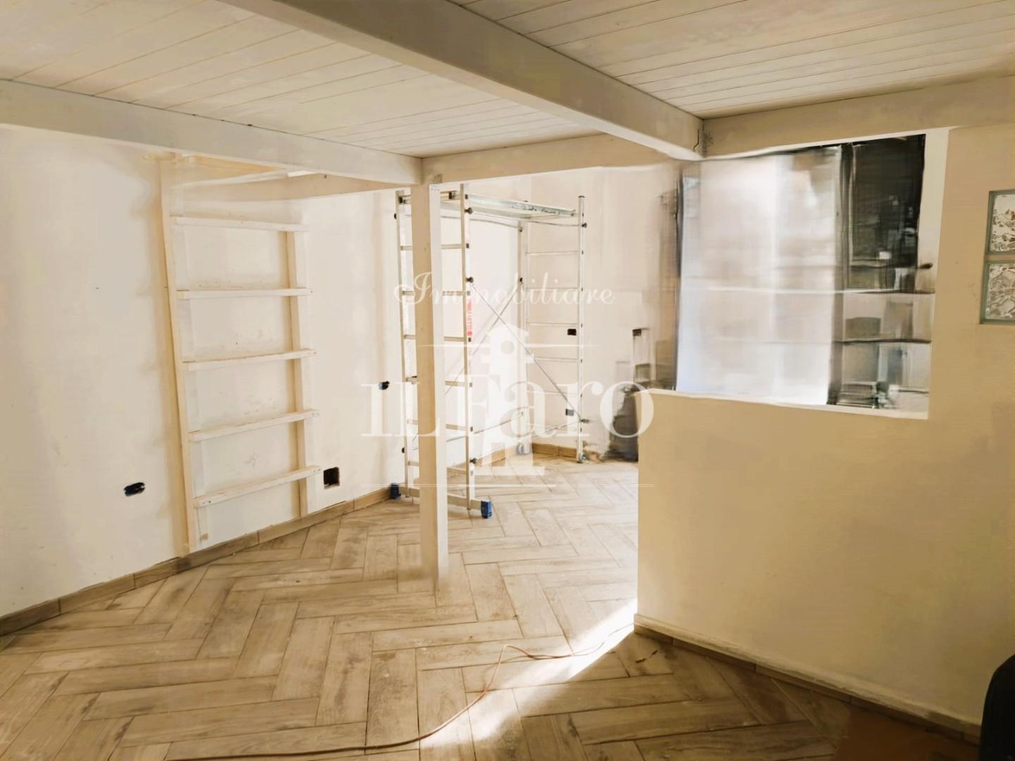 Monolocale ristrutturato a Signa