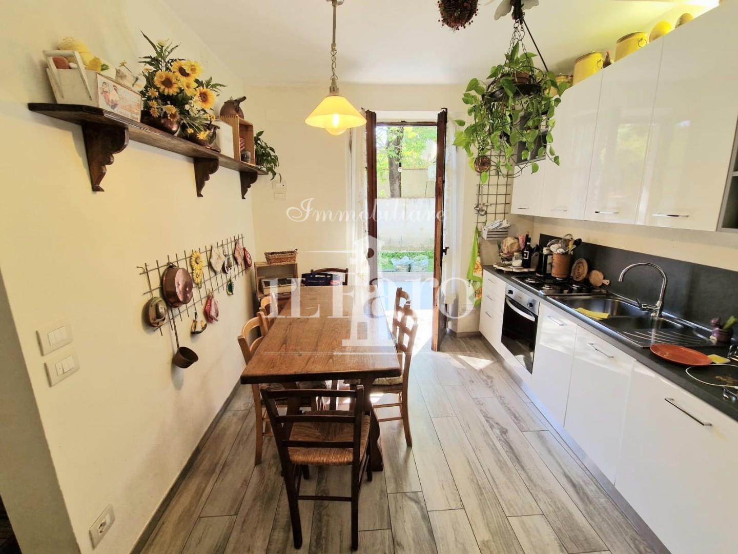 Trilocale con giardino, Firenze brozzi