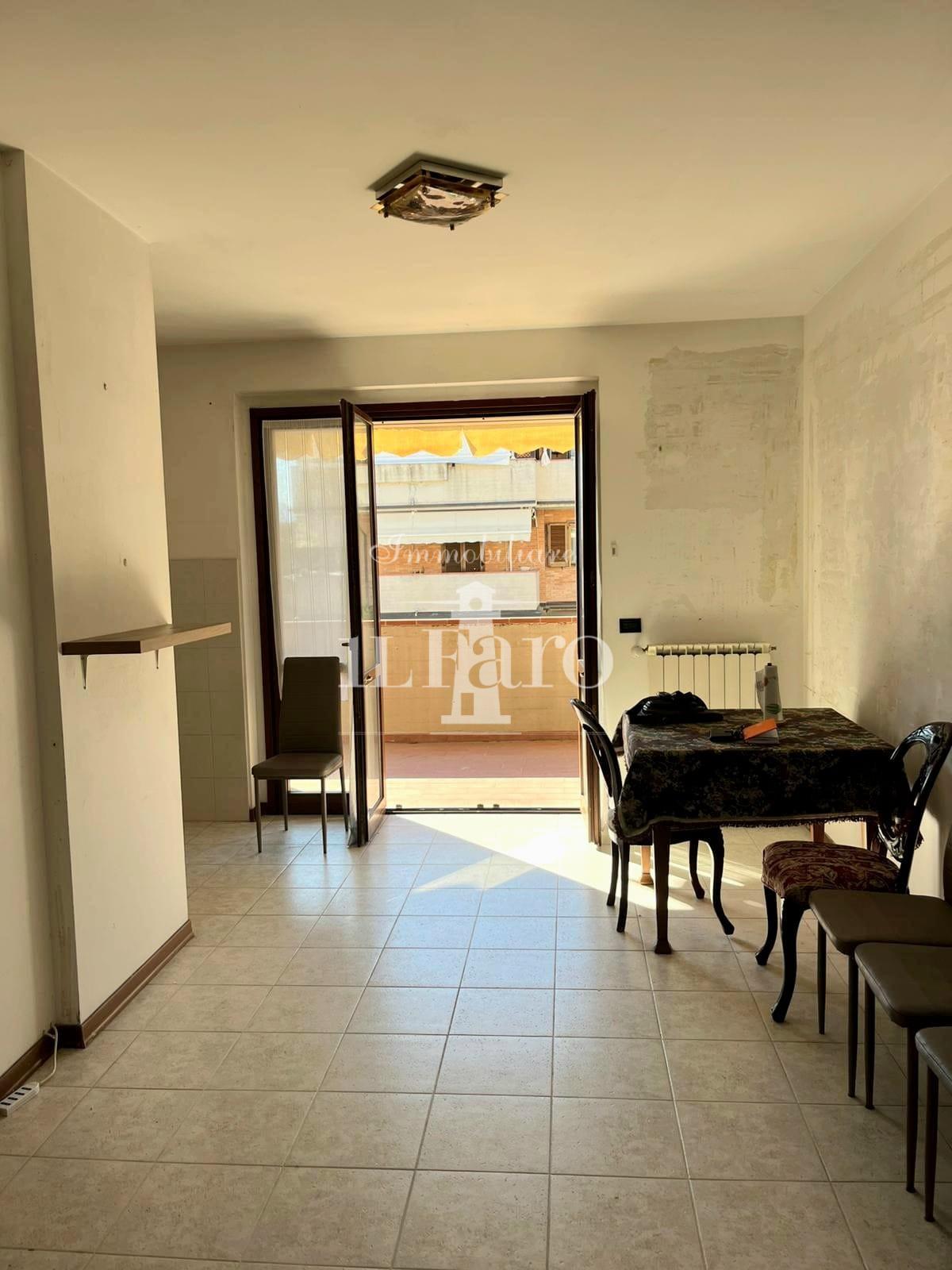 Bilocale con terrazzo a Signa