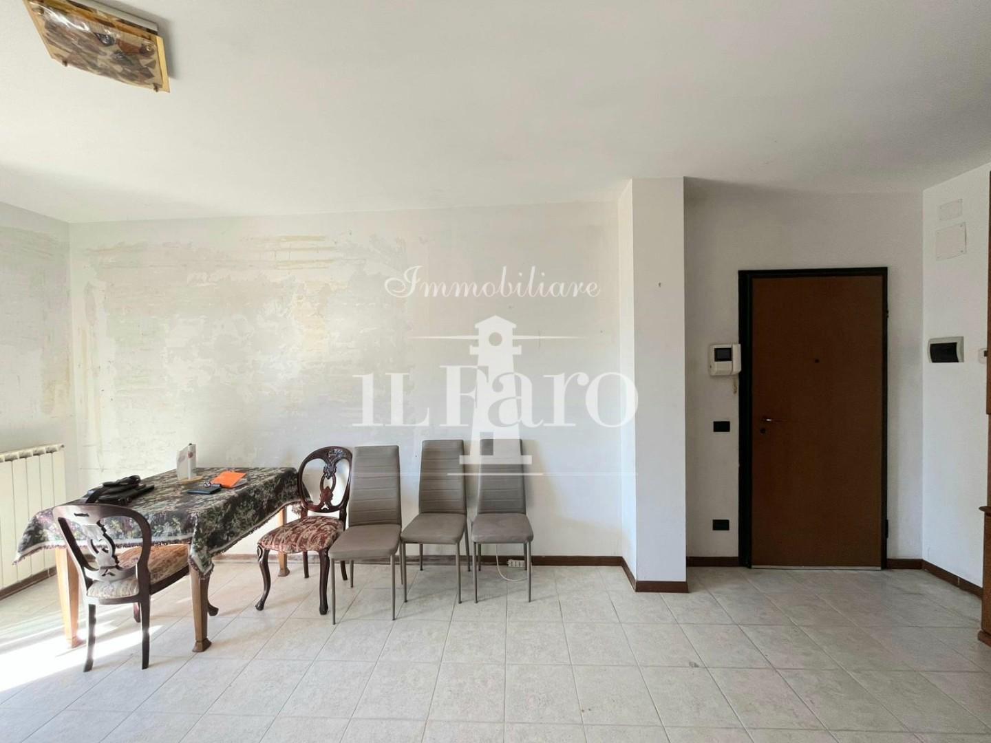 Bilocale con terrazzo a Signa