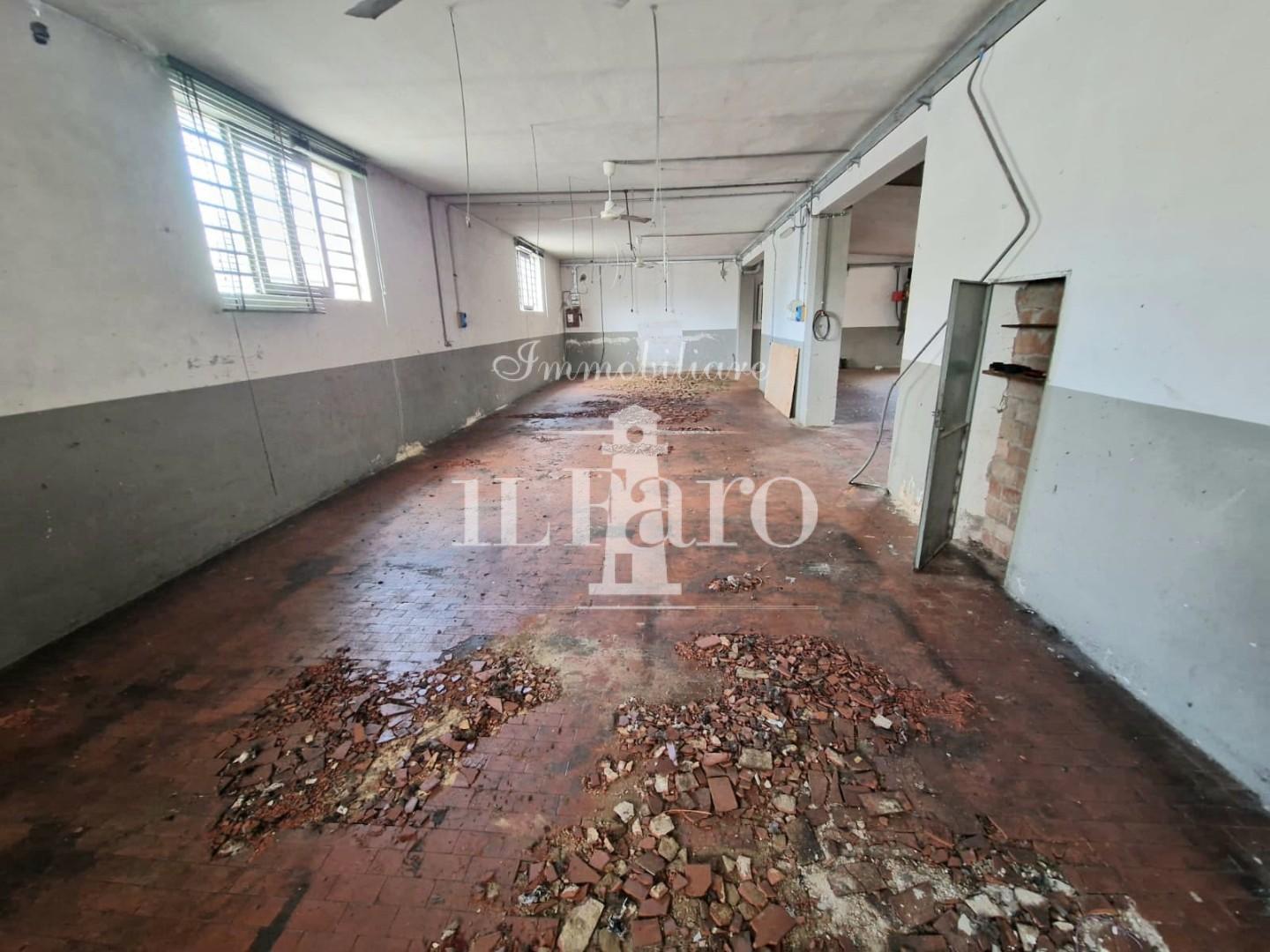 Laboratorio da ristrutturare, Campi Bisenzio capalle