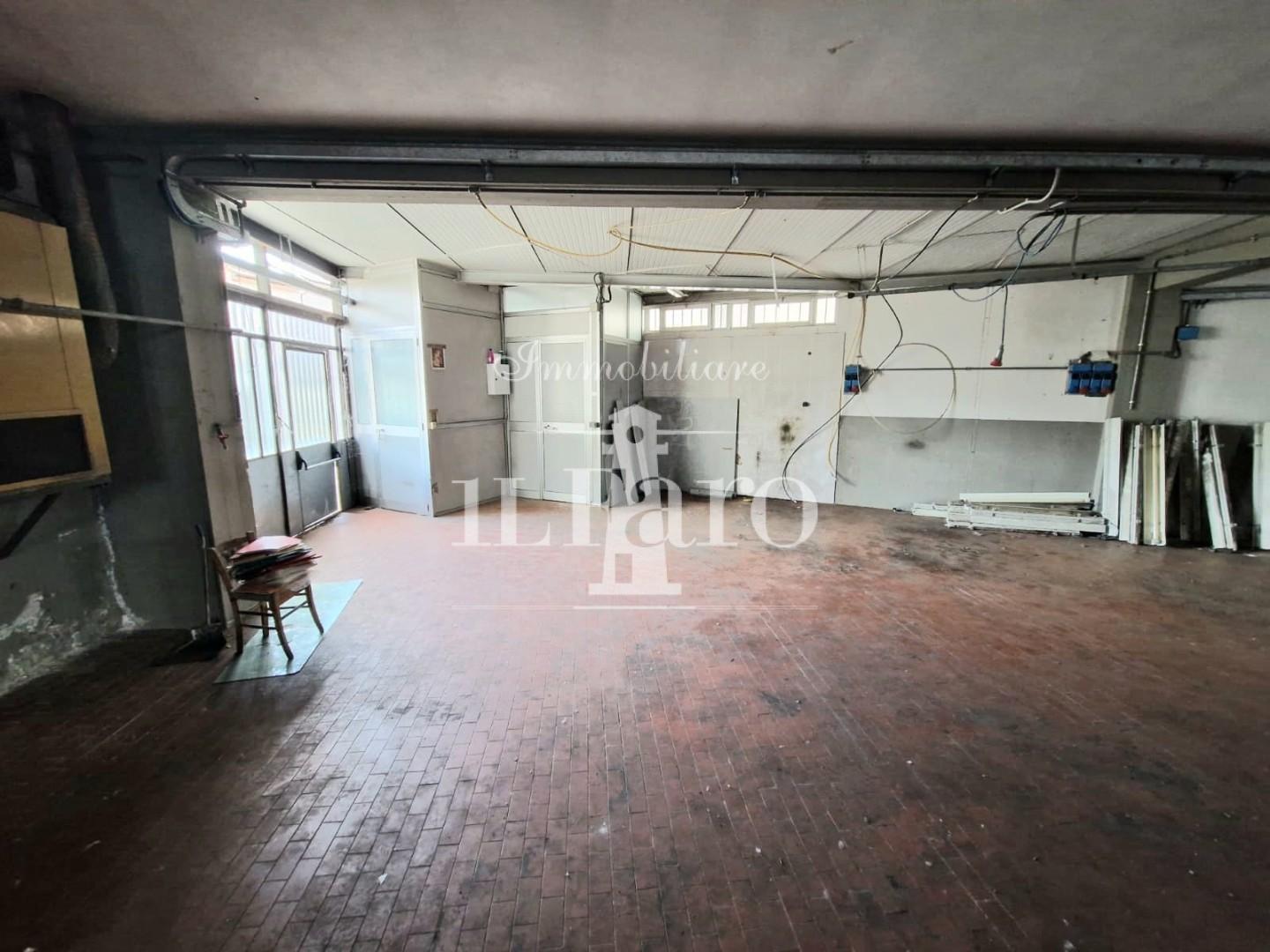 Laboratorio da ristrutturare, Campi Bisenzio capalle