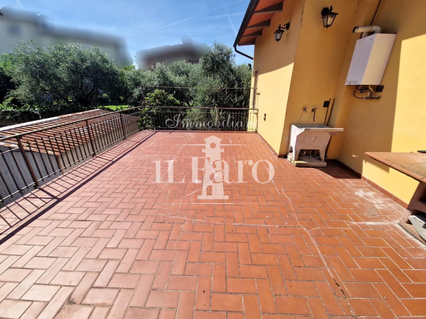Casa indipendente con giardino a Signa