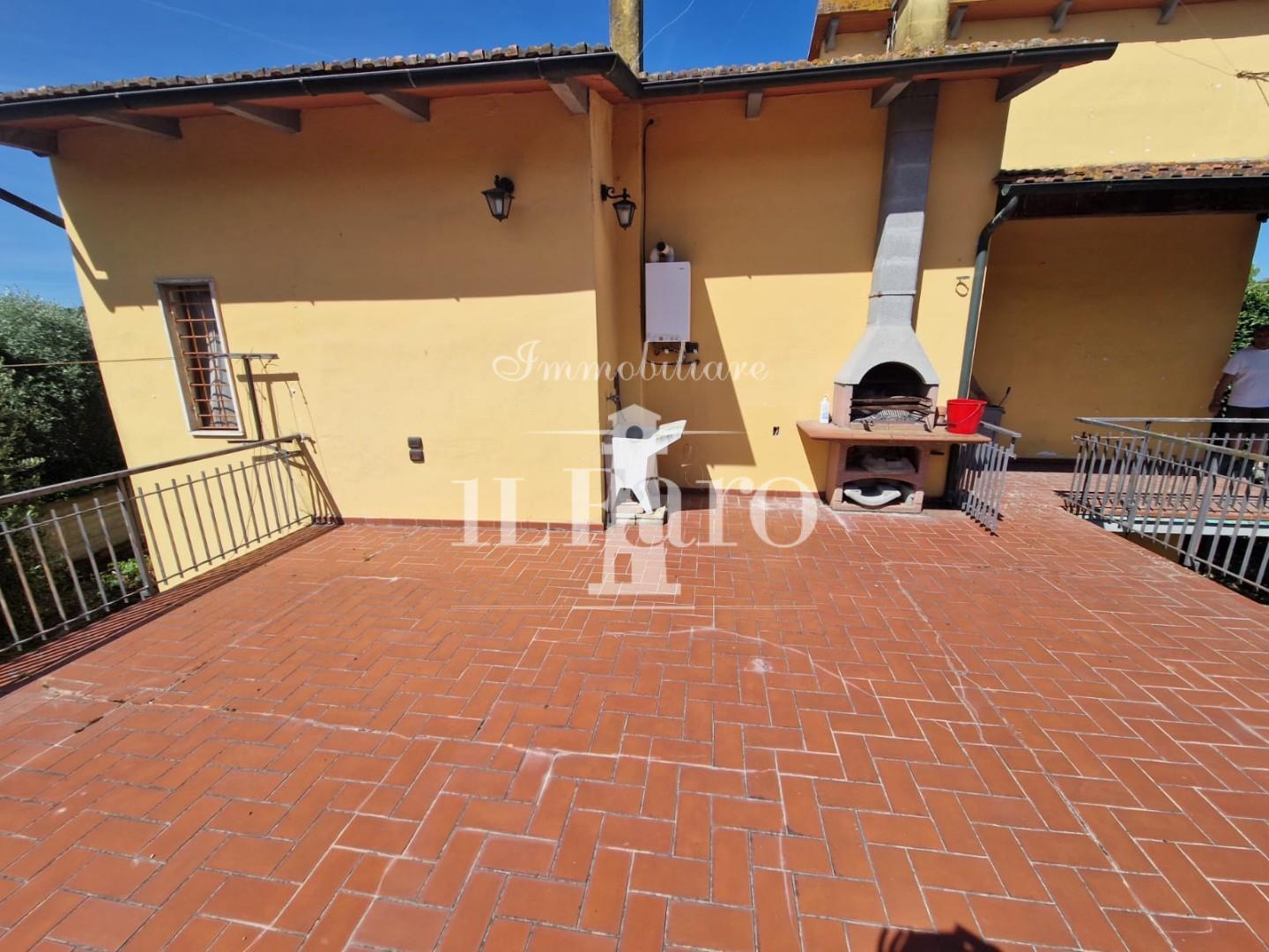 Casa indipendente con giardino a Signa