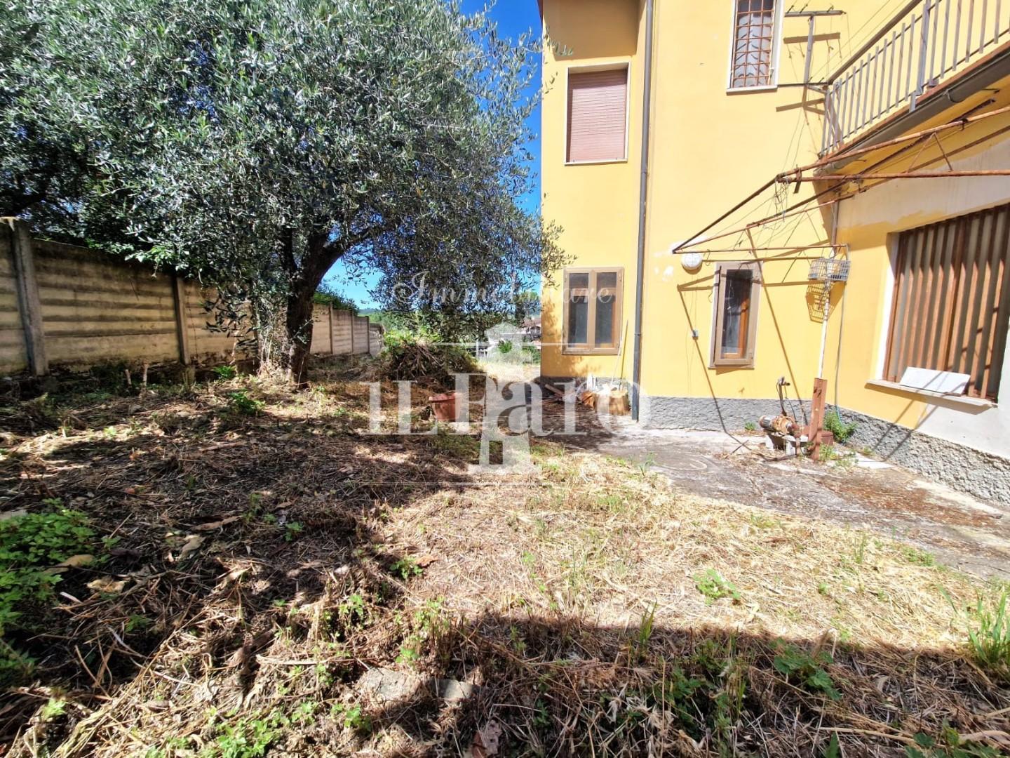 Casa indipendente con giardino a Signa